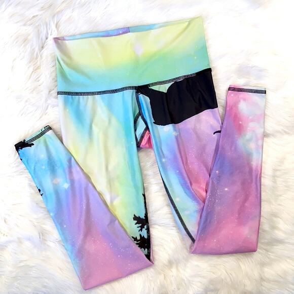 teeki • Nortern Lights Skinny “Hot Pants” Yoga Leggings - Picture 6 of 14